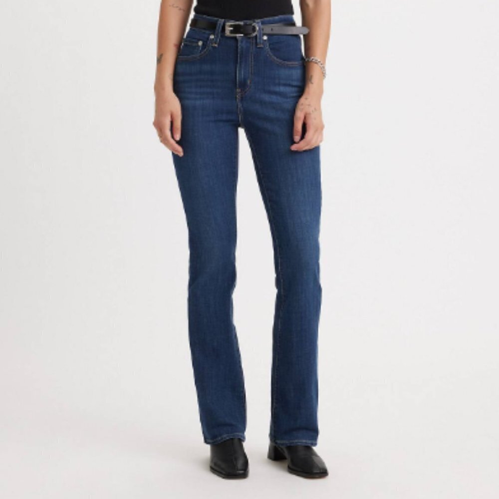 Levi’s 725 High rise Bootcut Medium Wash Indigo Blue Jeans W32  X L30